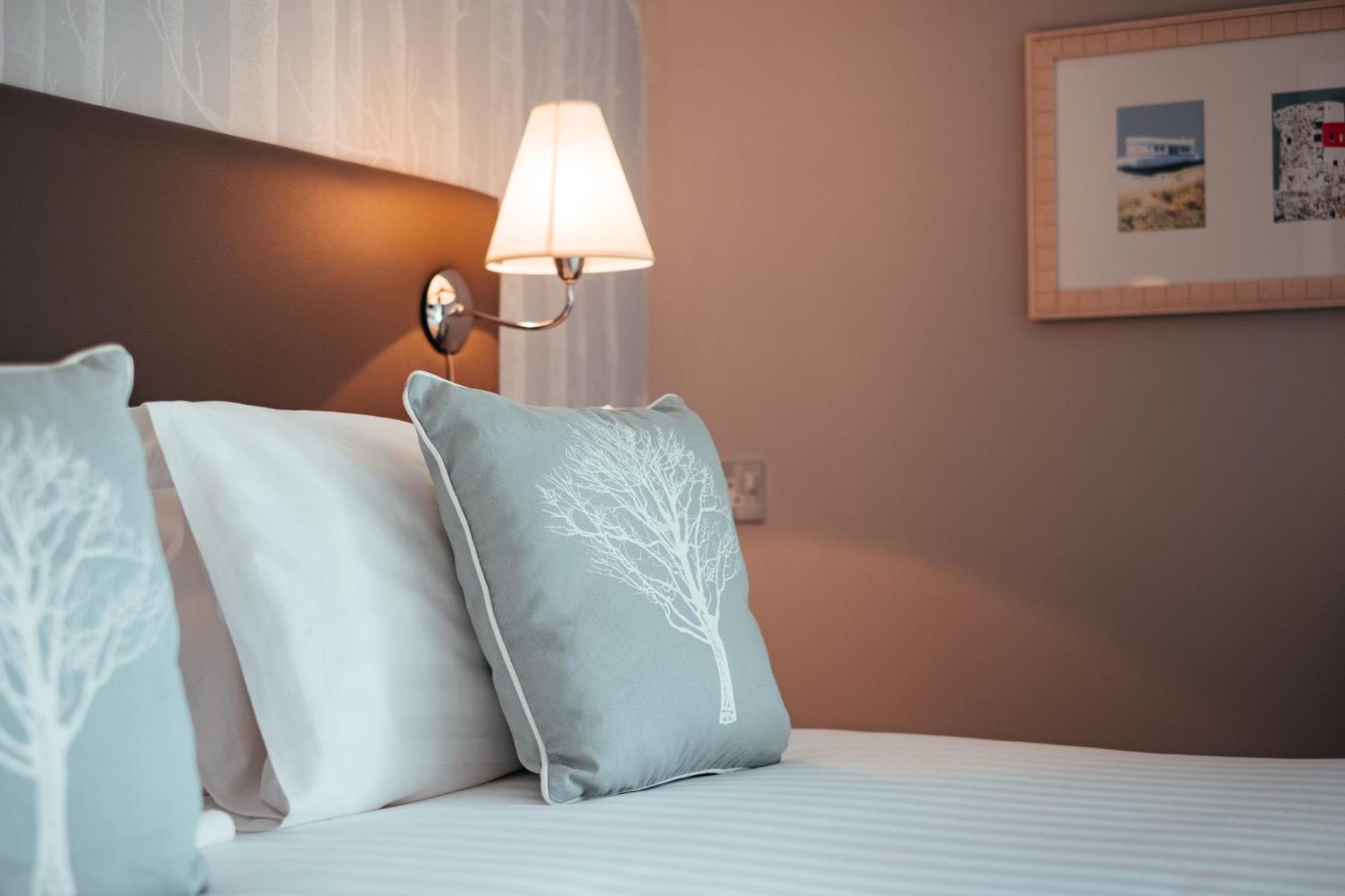 Hotel Cristina St Lawrence Bagian luar foto