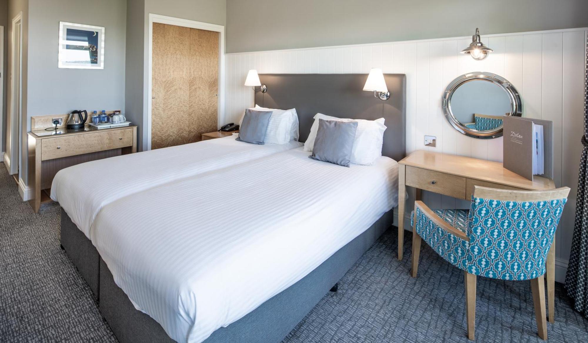 Hotel Cristina St Lawrence Bagian luar foto