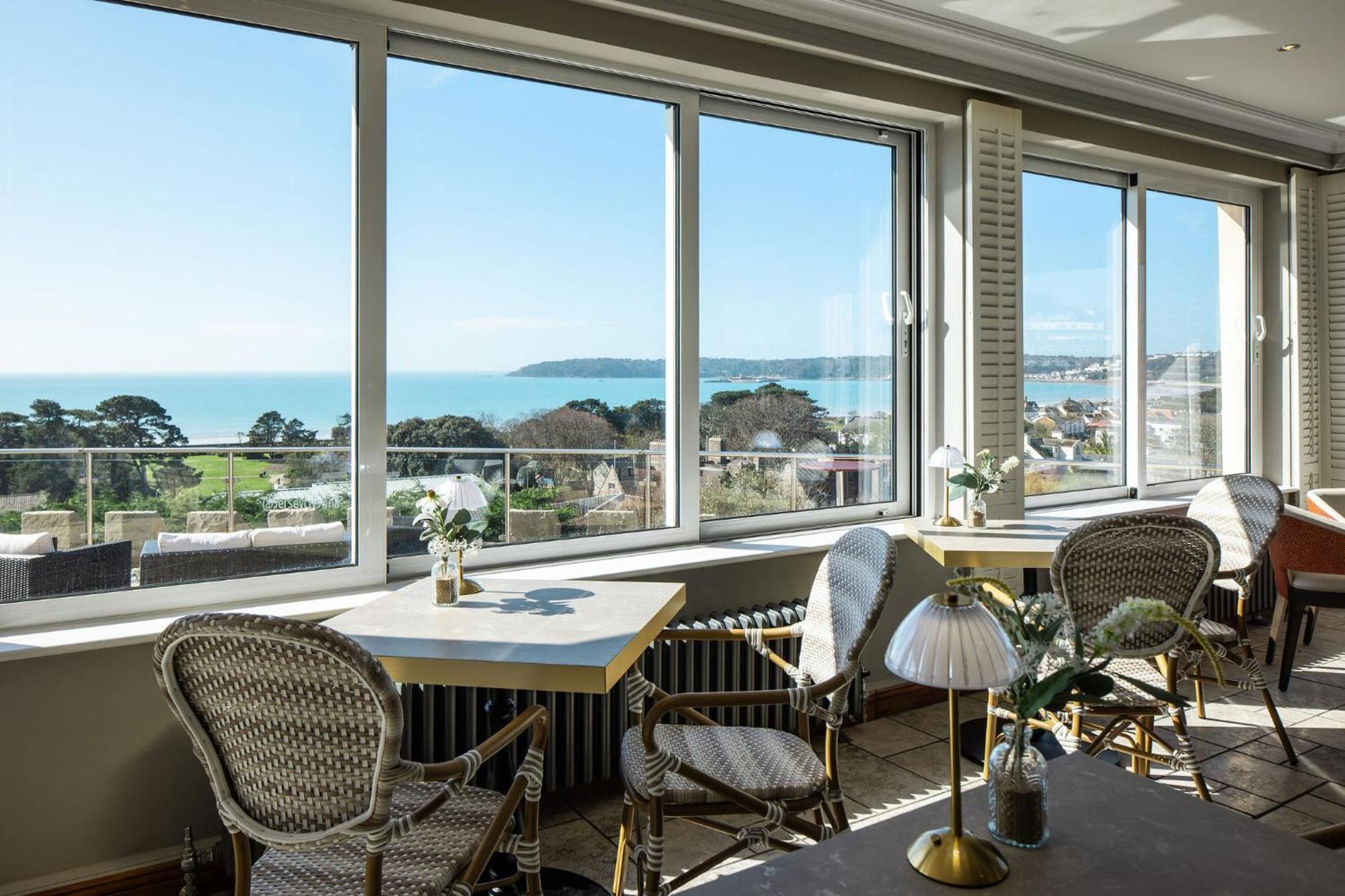 Hotel Cristina St Lawrence Bagian luar foto
