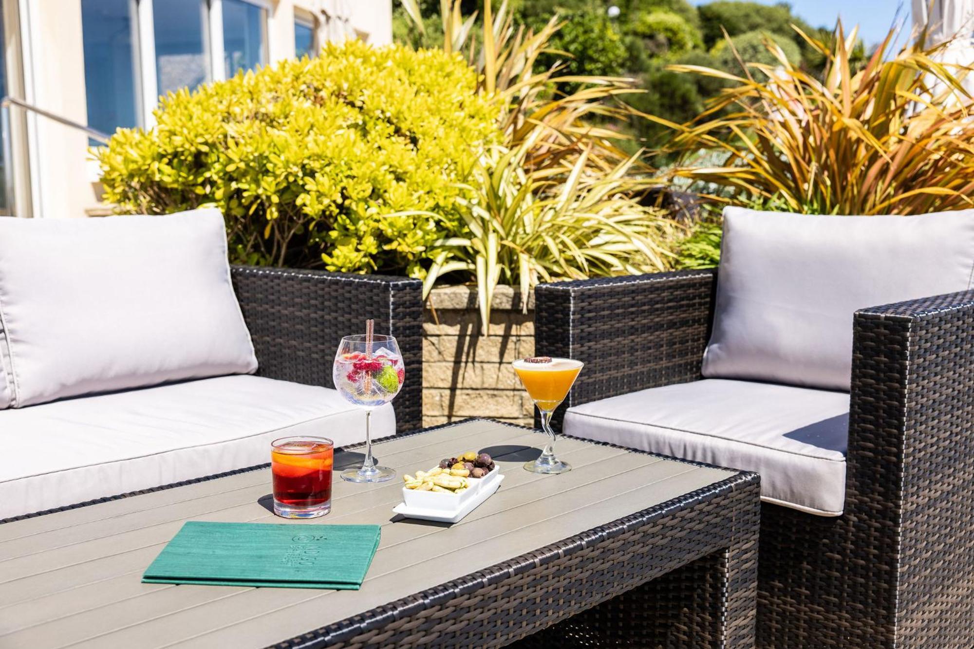 Hotel Cristina St Lawrence Bagian luar foto