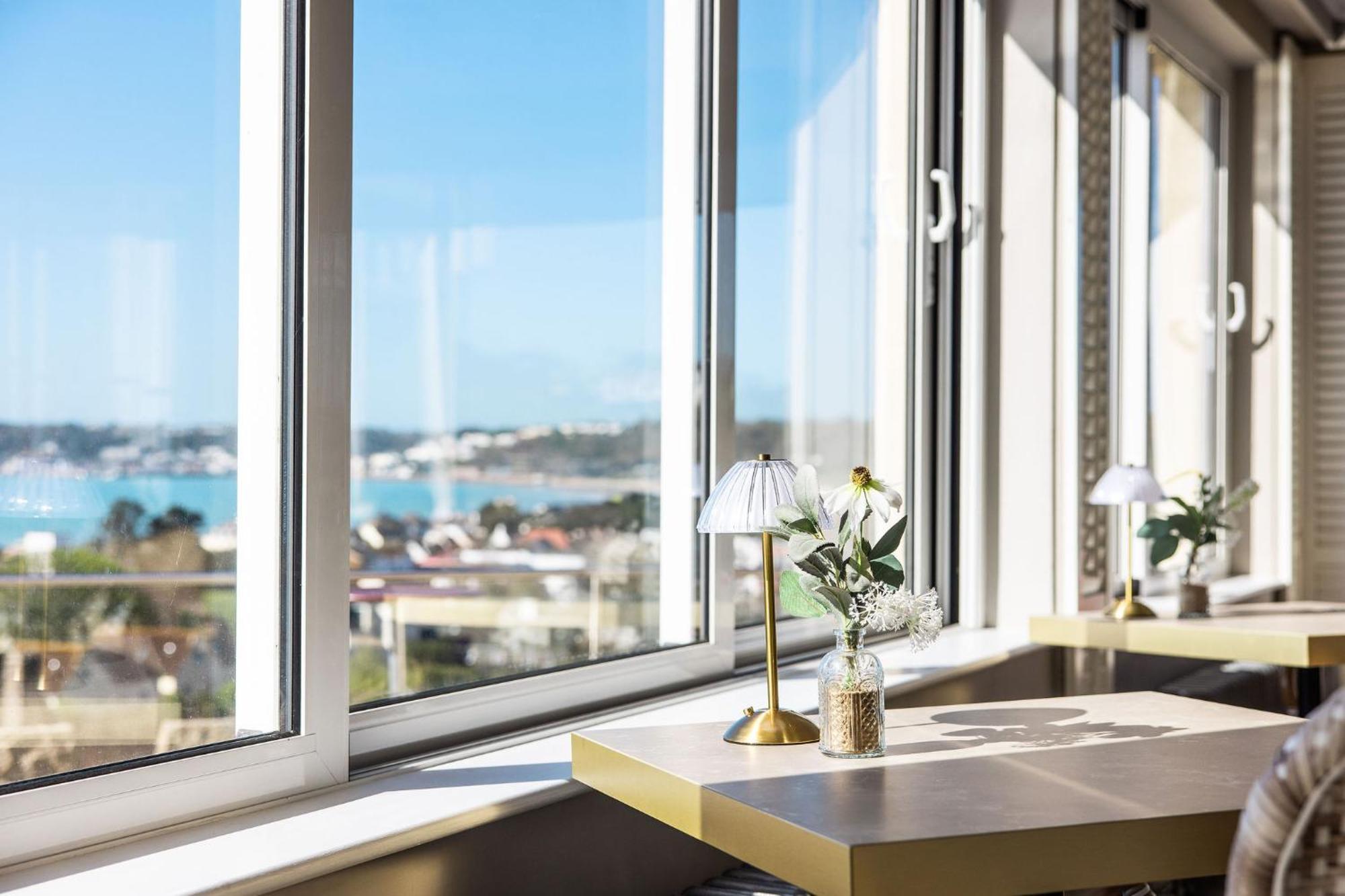 Hotel Cristina St Lawrence Bagian luar foto